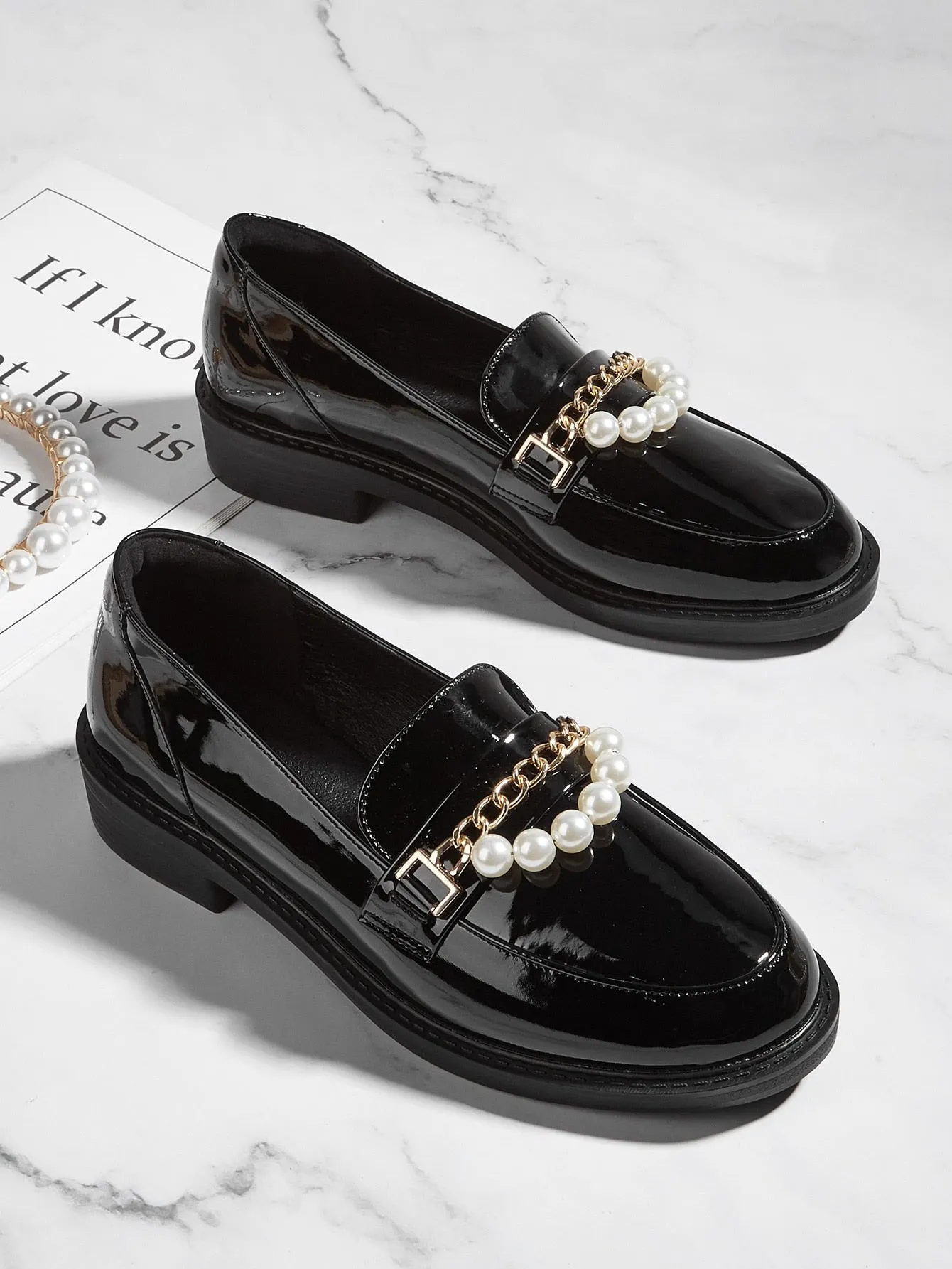 Chain & Faux Pearls Decor Loafers