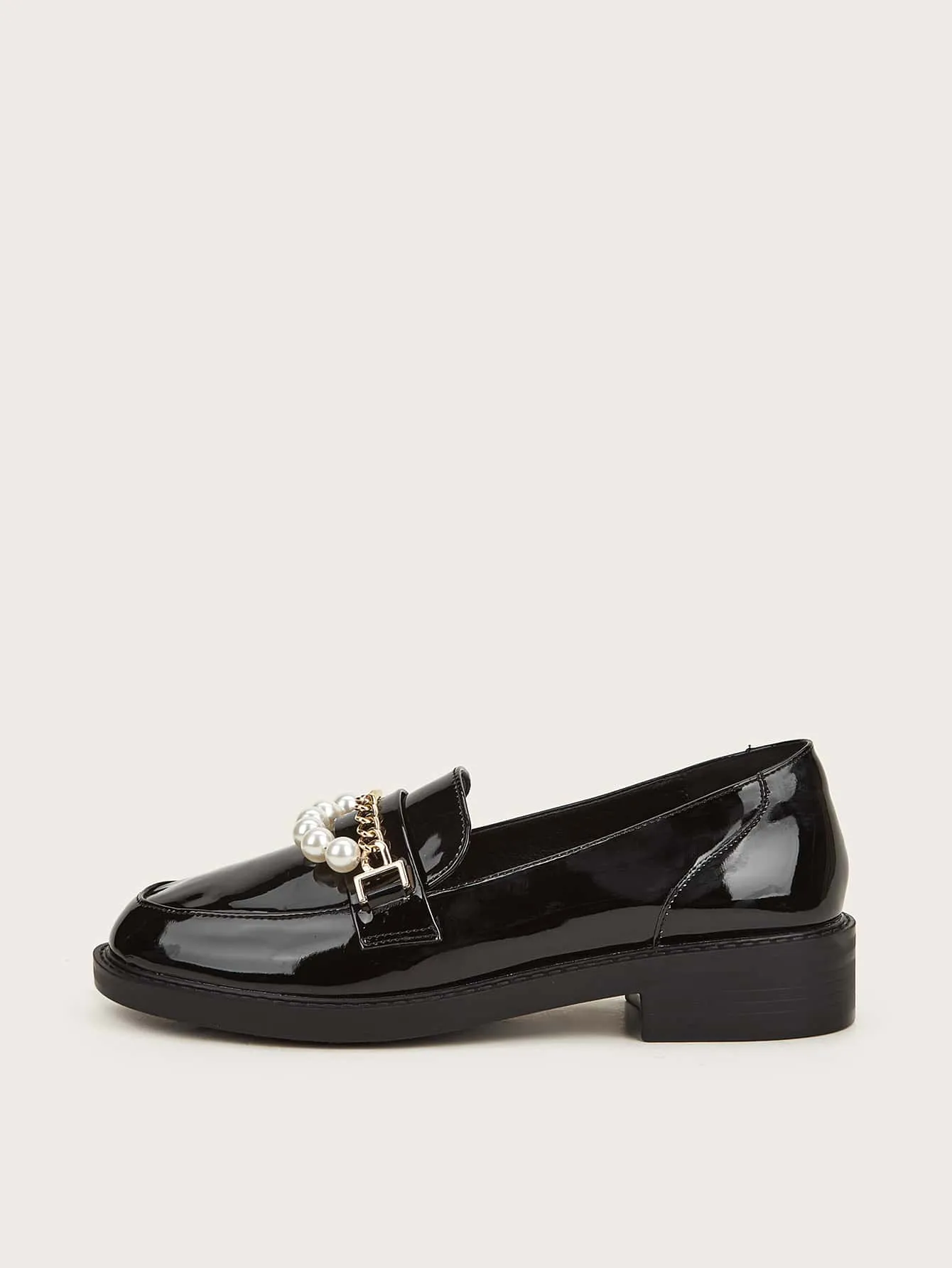 Chain & Faux Pearls Decor Loafers