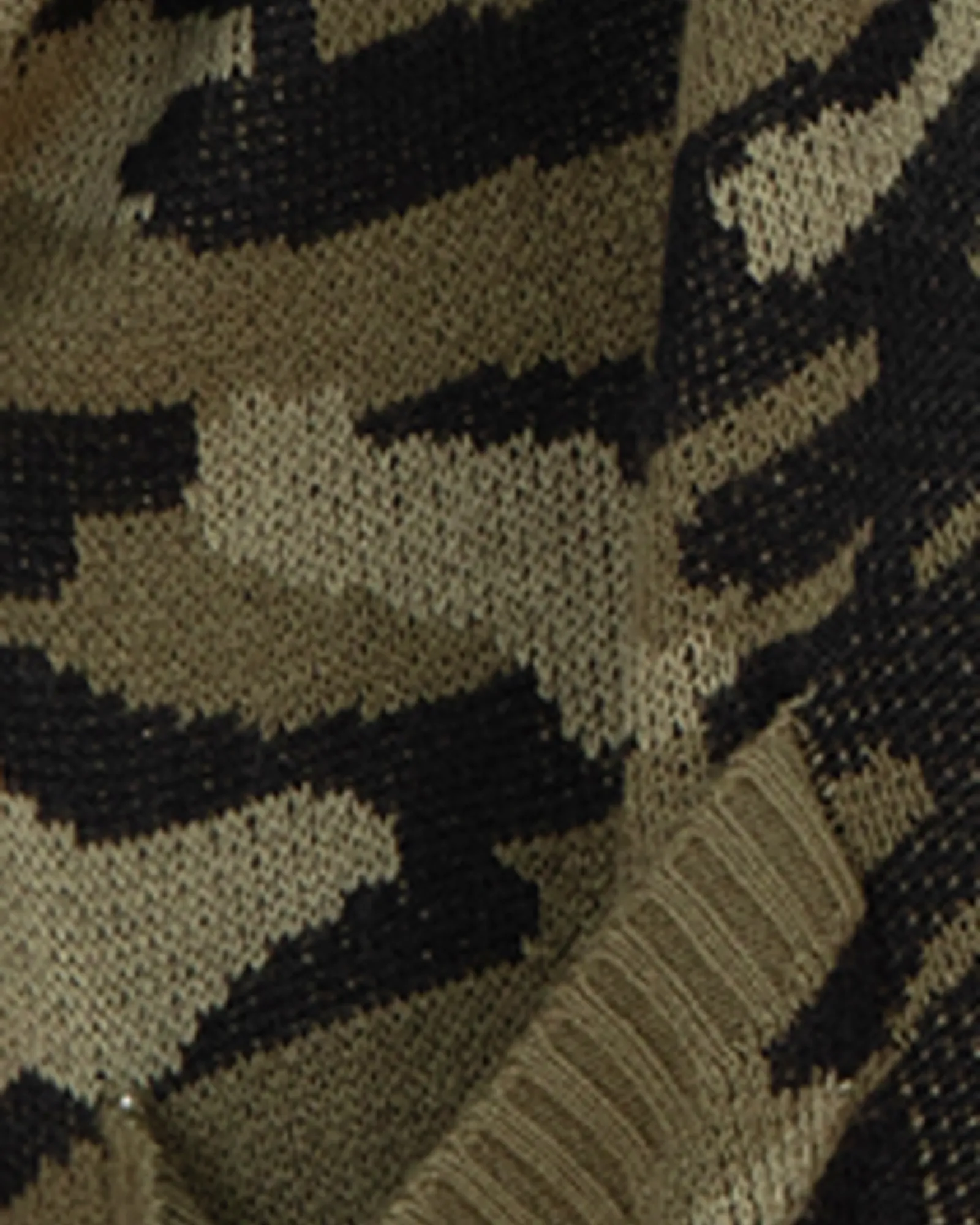 Mildred Camo Print Front Pocket Cardigan | Olive Green / Light Green